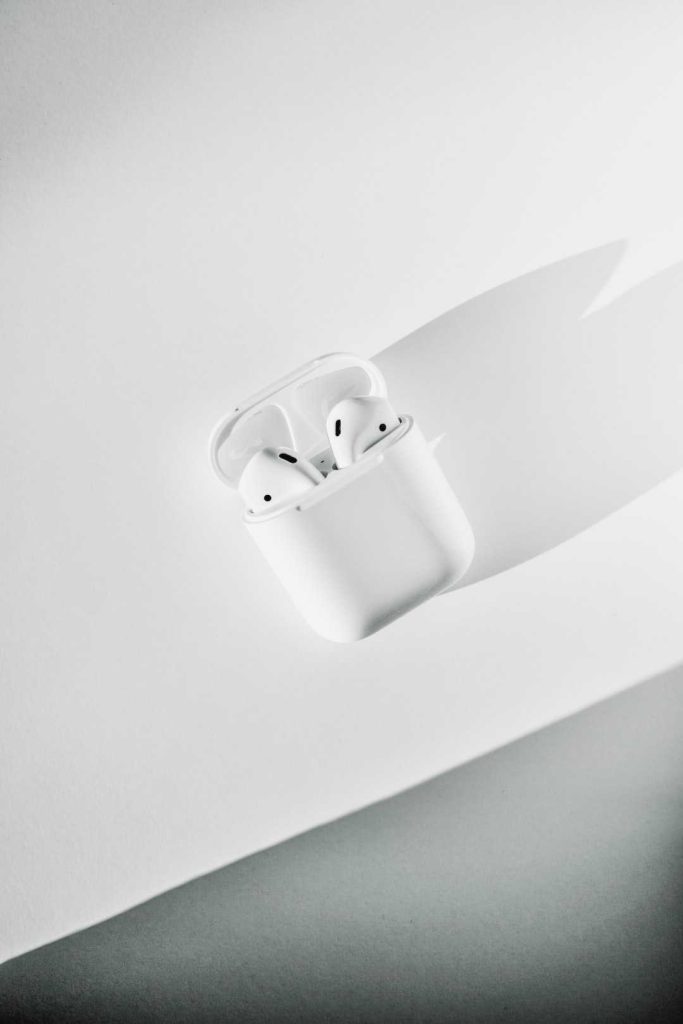 Les airpods sont les meilleurs écouteurs sans fil que vous pouvez acheter, et la gravure est une excellente façon de les personnaliser.